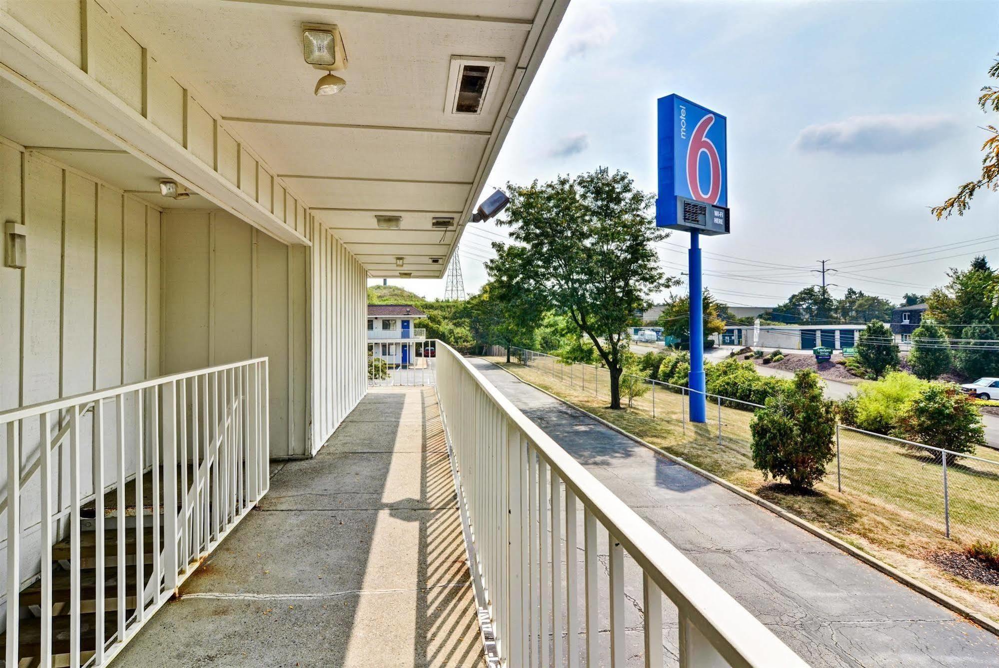 Hotel 6-pittsburgh, Pa - 2*