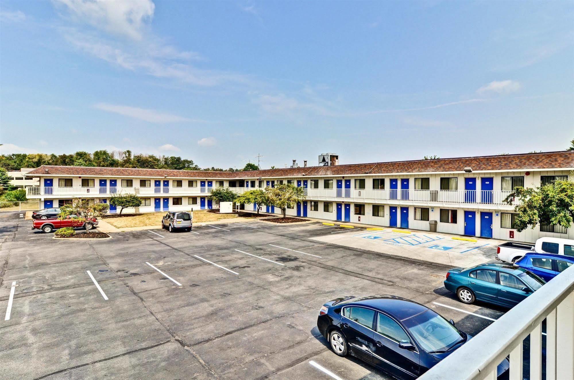Hotel 6-pittsburgh, Pa - 2*